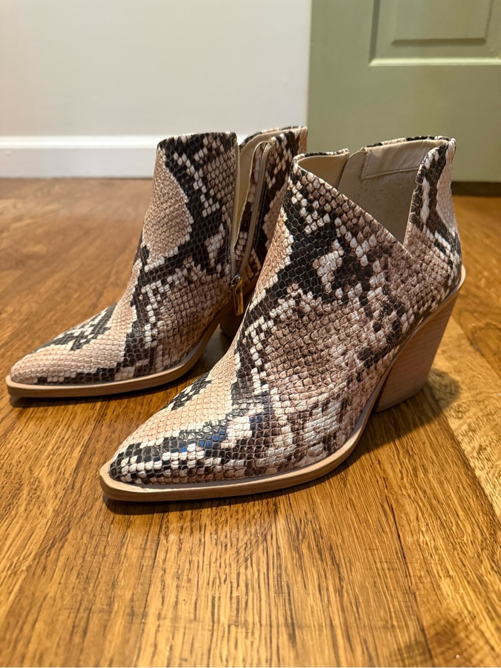 Women’s Vince Camuto Snake-Print Pointed Toe Heels